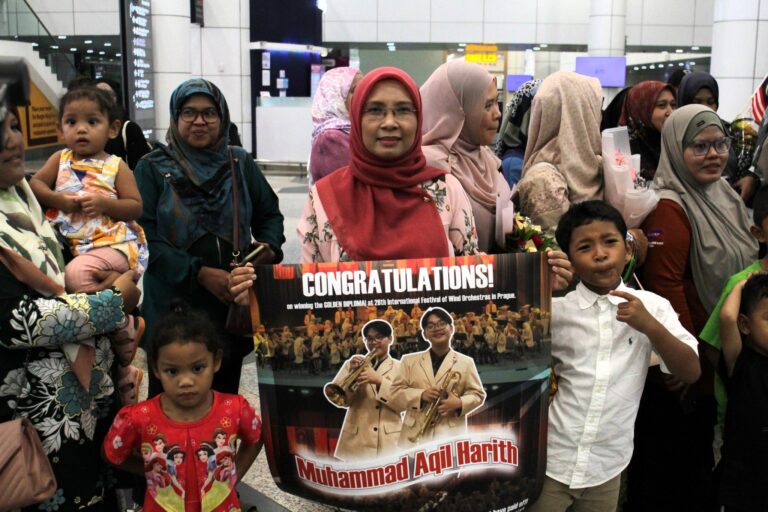 mawo_golden_diploma-05