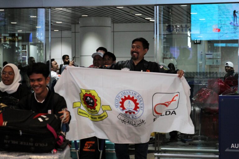 mawo_golden_diploma-15