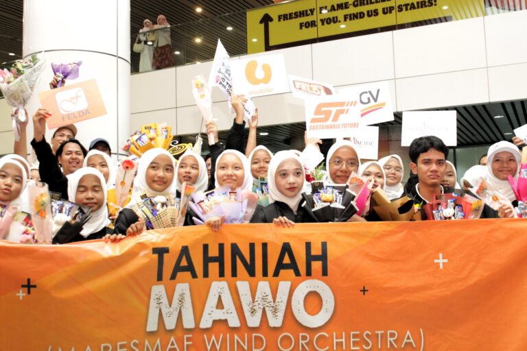 mawo_golden_diploma-18