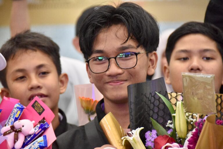 mawo_golden_diploma-21